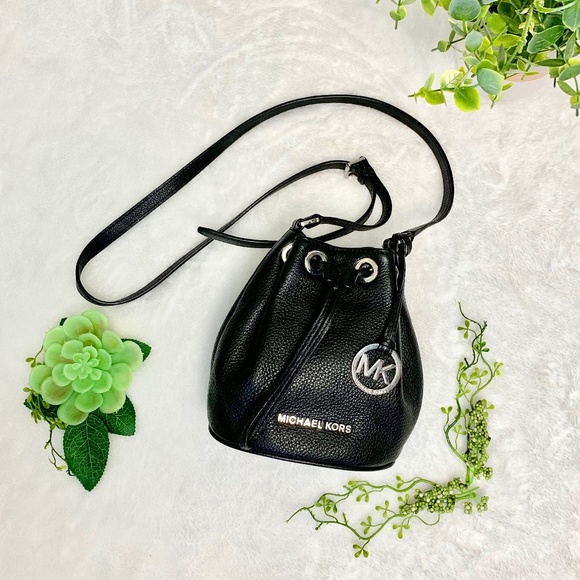 Michael Kors Handbags - Michael Kors bucket bag.
